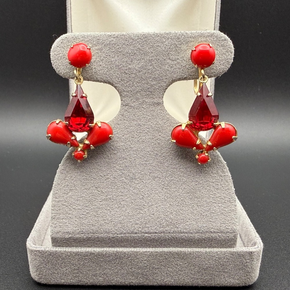 Vintage Red Rhinestone Drop Screwback Earrings Gold Tone Mid Century Statement
